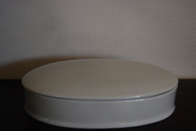 002-785 Bonbonjär oval 30x22x9cm