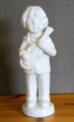 Pojke med gitarr 23cm