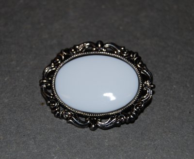 Brosch antik platina platta 25x18mm